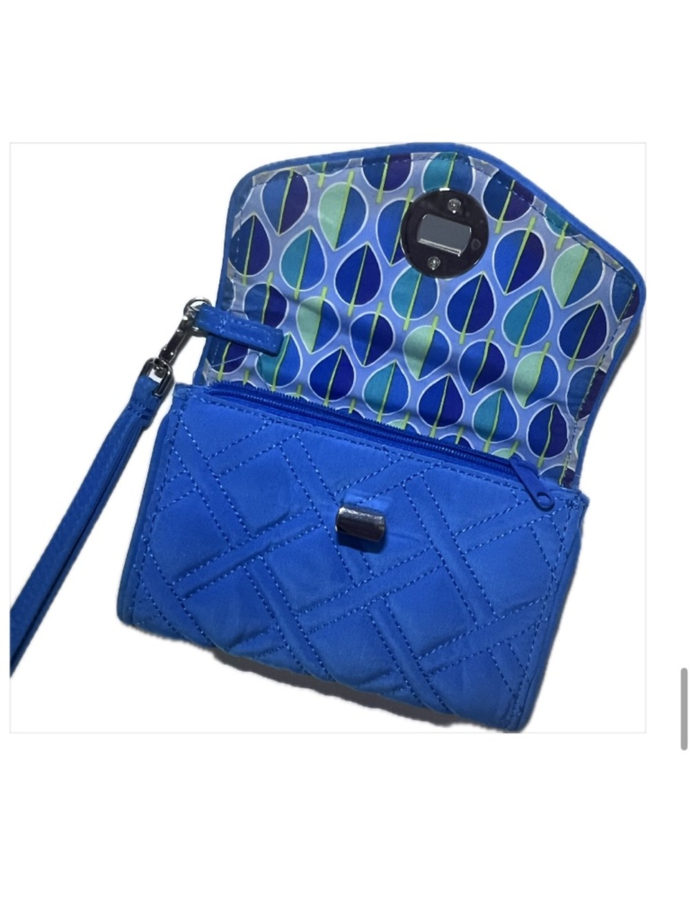 VERA BRADLEY Cobalt Quilted Turn-Lock Wristlet NWOT - Picture 2 of 7
